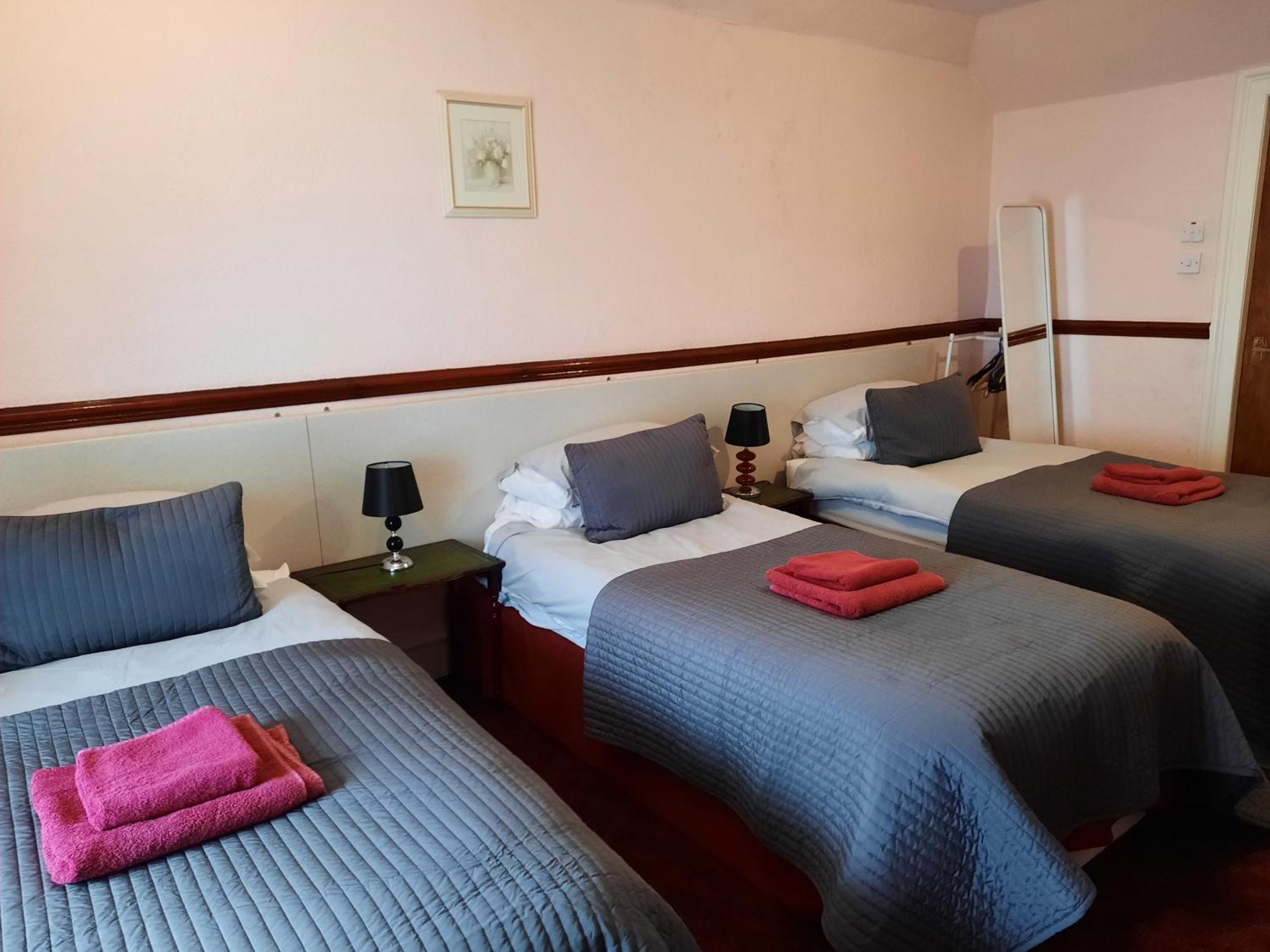 St Ronan'S Hotel Innerleithen Habitación foto